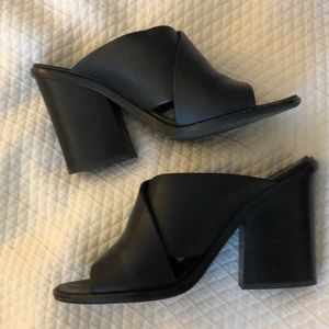 NWOT Marc Fisher LTD Villa Leather Mules 8M